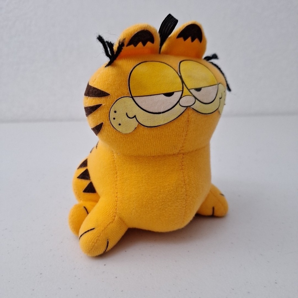 VTG 1981 FUN FARM Garfield The Cat Sitting Plush Stuffed Toy 7"